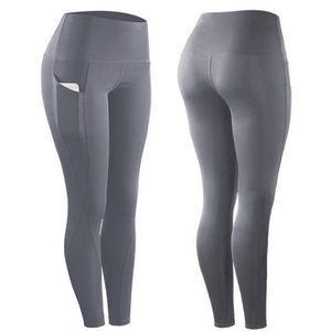 Athletic sports leggings with pocket